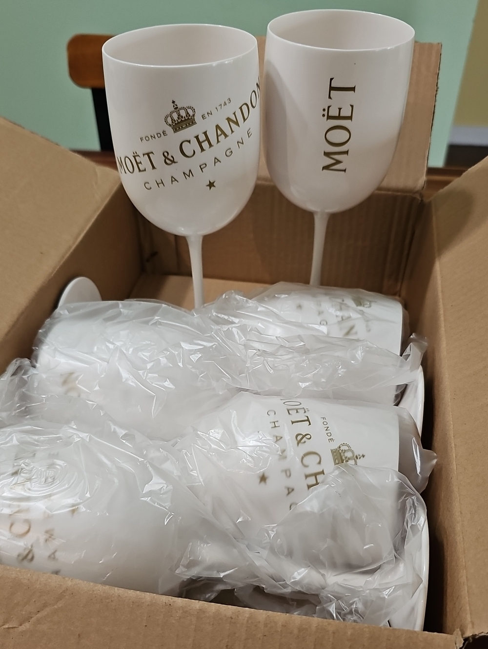 Moët & Chandon White Acrylic Champagne Goblets - Set 6